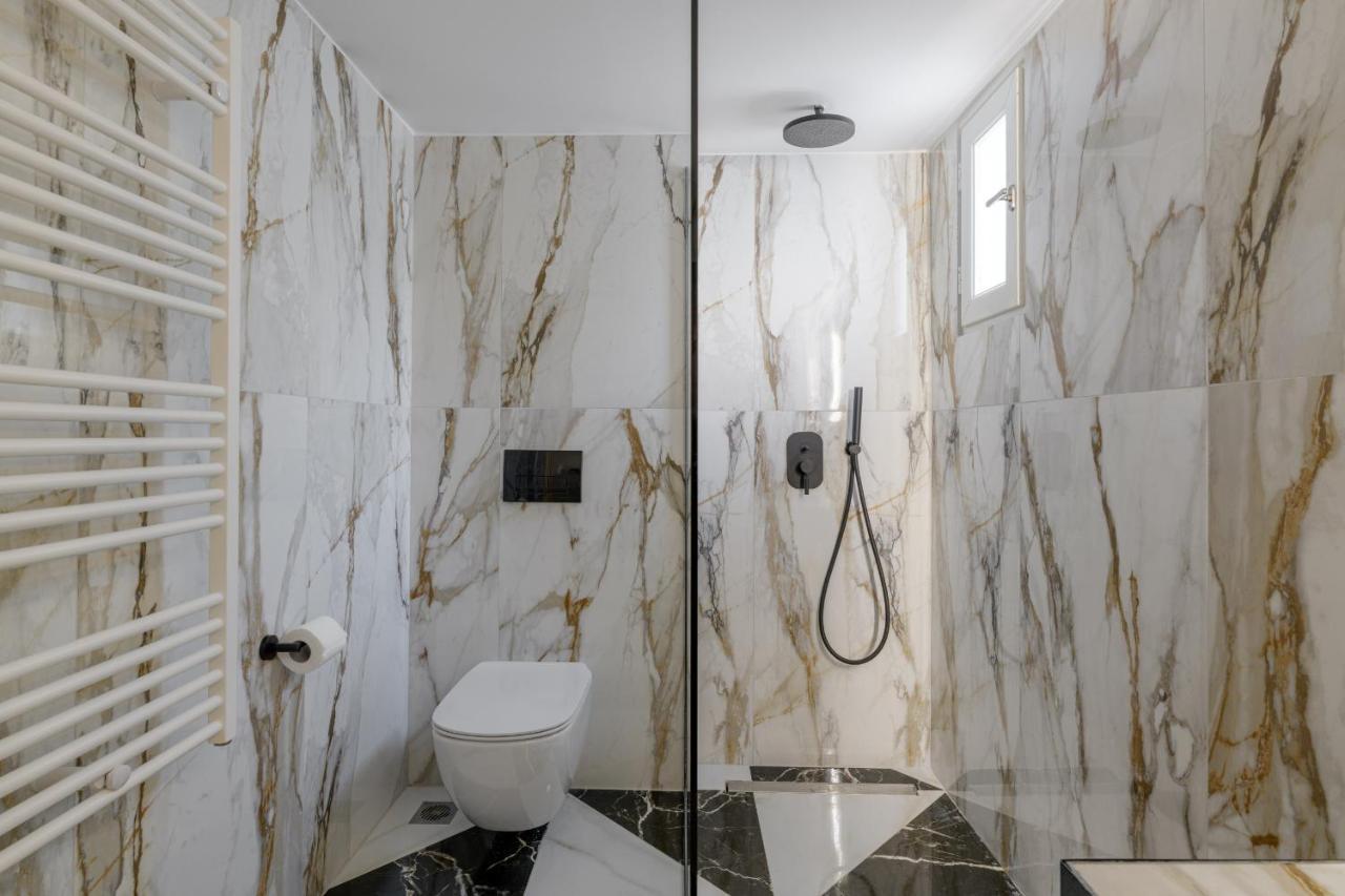 Meno Suite With Private Terrace - Jaccuzzi, Acropolis View Athens Exterior photo