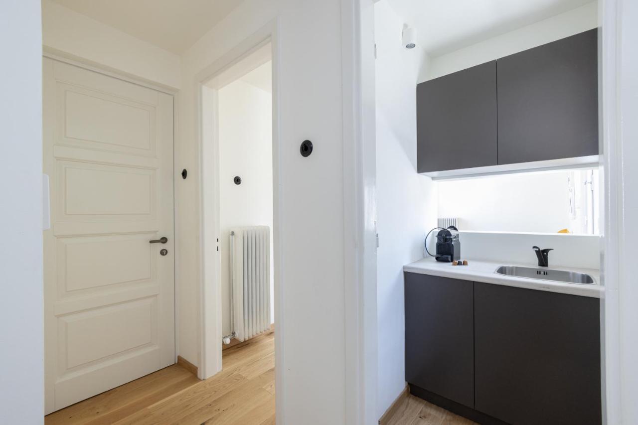 Meno Suite With Private Terrace - Jaccuzzi, Acropolis View Athens Exterior photo